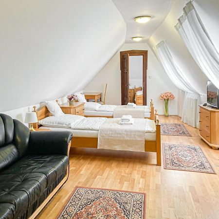 Hotel Salamander - Garni บันสกา ชีอาว์นีซา ภายนอก รูปภาพ