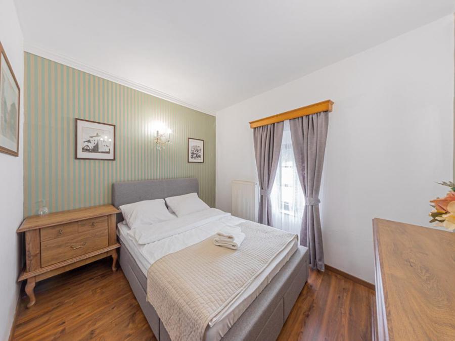 Hotel Salamander - Garni บันสกา ชีอาว์นีซา ภายนอก รูปภาพ