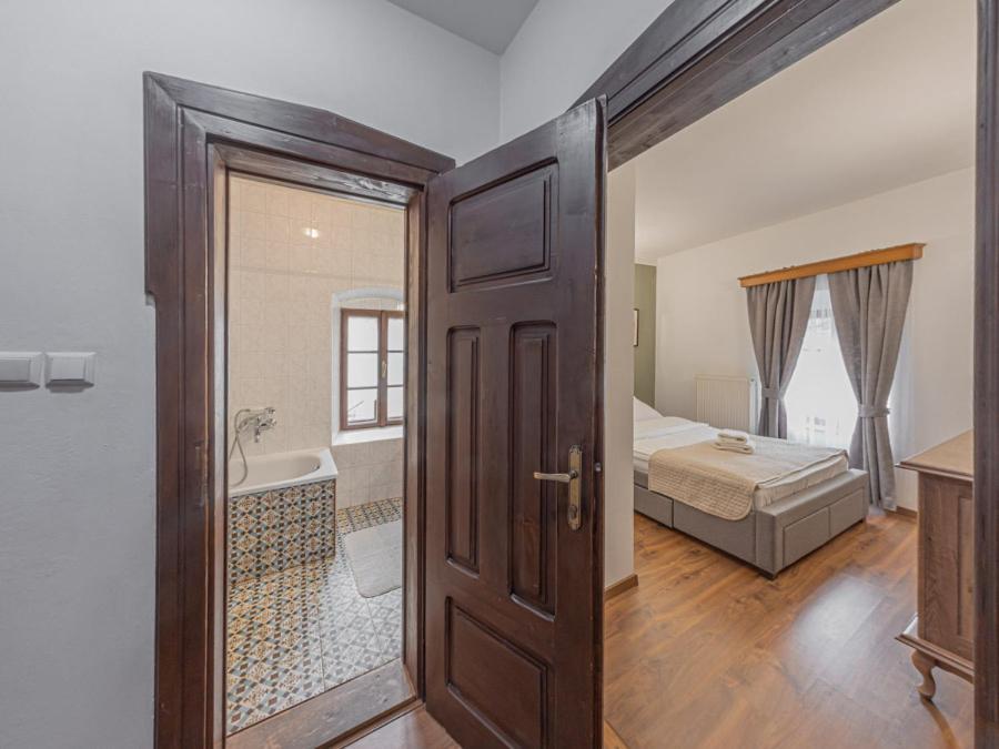 Hotel Salamander - Garni บันสกา ชีอาว์นีซา ภายนอก รูปภาพ