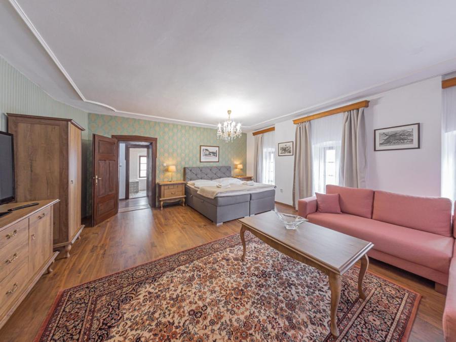 Hotel Salamander - Garni บันสกา ชีอาว์นีซา ภายนอก รูปภาพ