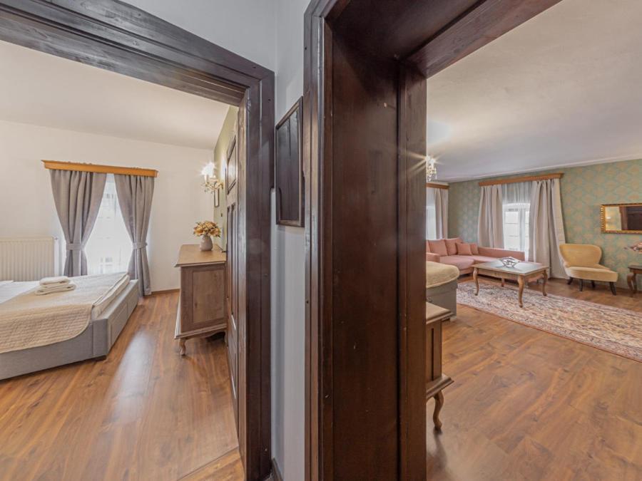 Hotel Salamander - Garni บันสกา ชีอาว์นีซา ภายนอก รูปภาพ