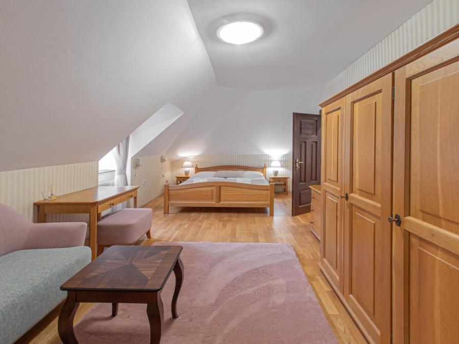 Hotel Salamander - Garni บันสกา ชีอาว์นีซา ภายนอก รูปภาพ