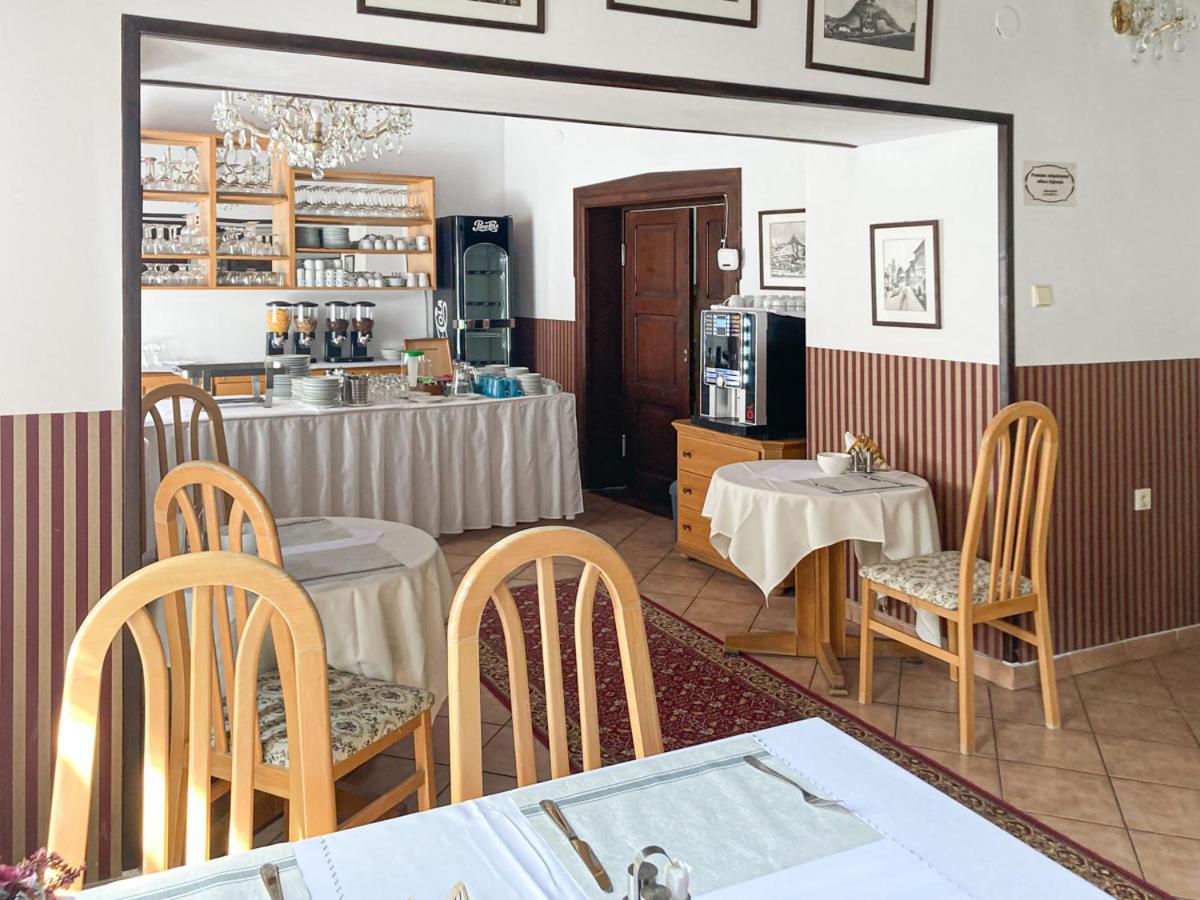 Hotel Salamander - Garni บันสกา ชีอาว์นีซา ภายนอก รูปภาพ