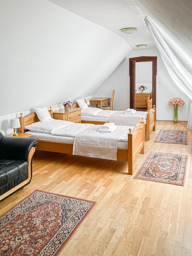 Hotel Salamander - Garni บันสกา ชีอาว์นีซา ภายนอก รูปภาพ