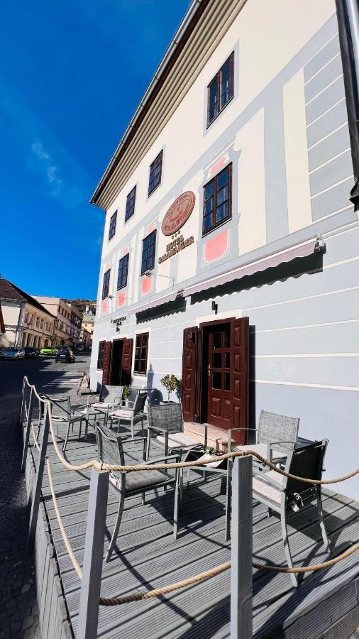 Hotel Salamander - Garni บันสกา ชีอาว์นีซา ภายนอก รูปภาพ